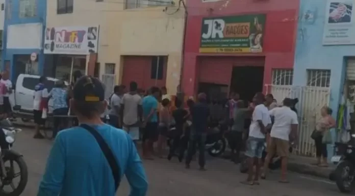 Pai e Filho colombianos e mulher brasileira são mortos em Bar em Juazeiro; Polícia Investiga motivações