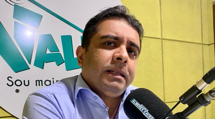 Defensor dos professores ou ‘Mago do Desaparecimento?’ Deputado Fernando Rodolfo some e deixa educadores na espera