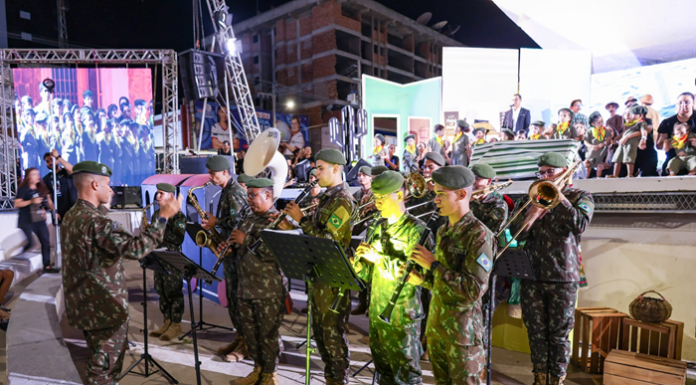 Shows musicais no fim de semana atraem público para o Natal Luz em Petrolina