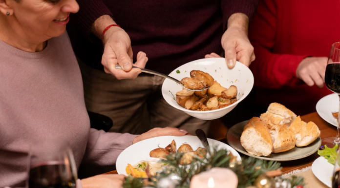 Alimentação equilibrada e festas de fim de ano: médico dá dicas para aliar as duas situações