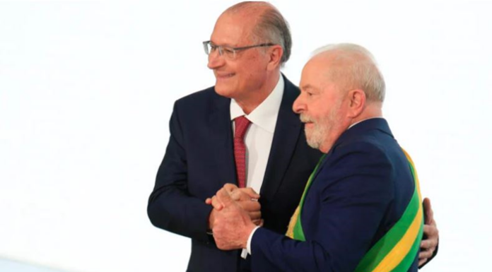 Por que Lula não transferiu a presidência para Alckmin? Saúde, poder e os sinais de 2026