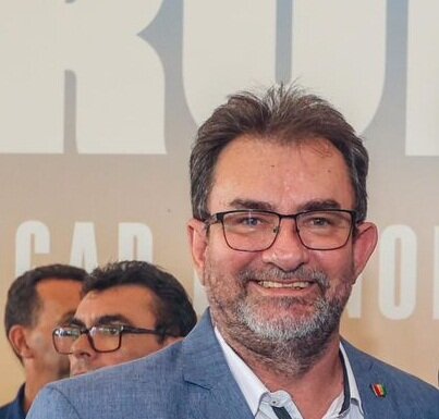 Professor Moisés Almeida permanece na direção da Facape