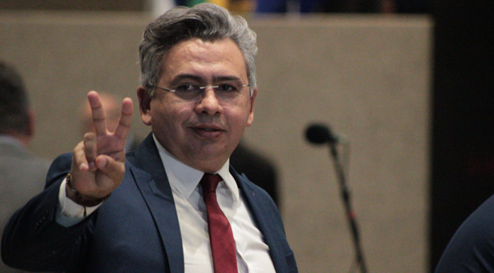 Doriel Barros encerra metade do seu segundo mandato como um dos deputados mais atuantes da Alepe