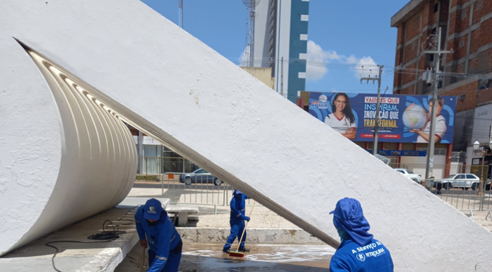 Prefeitura monta esquema especial de limpeza durante o período do Natal Luz de Petrolina