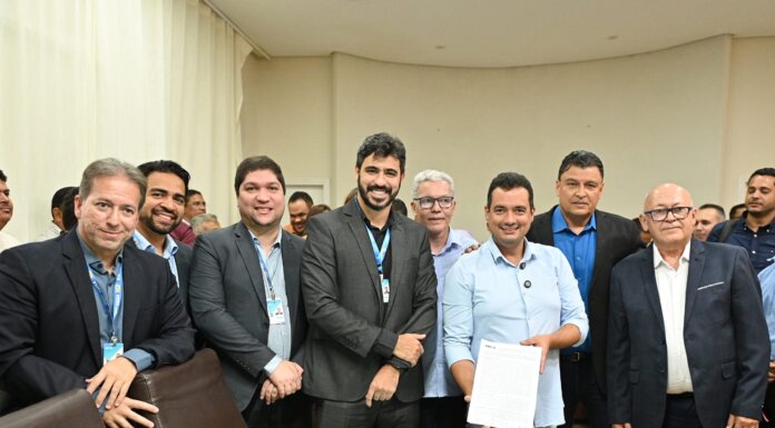 Prefeito assina contrato para construção de 250 casas do Minha Casa, Minha Vida em Juazeiro