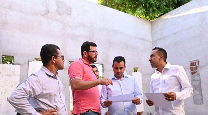 Prefeito e secretário de Saúde visitam UBSs com obras paralisadas e planejam melhorias na Rede de Atenção Básica de Juazeiro