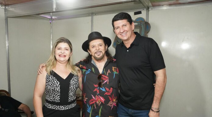 Simão Durando anuncia Geraldo Azevedo como homenageado do Carnaval de Petrolina