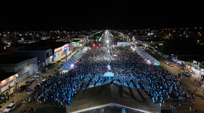 Réveillon 2025 em Sento-Sé começa com grande sucesso e promete mais emoção na noite desta quarta-feira (01)