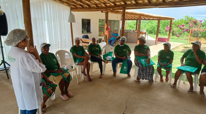 Mulheres da Ilha do Massangano recebem cursos de culinária em preparação para a I Feira de Mulheres empreendedoras