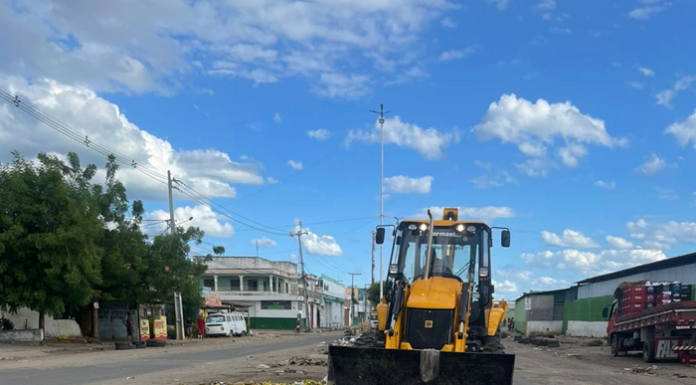 Equipes da Sesp fazem limpeza e melhorias urbanas em vários bairros de Juazeiro