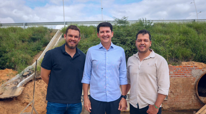 Simão Durando acompanha obras de combate a alagamentos no Loteamento Recife