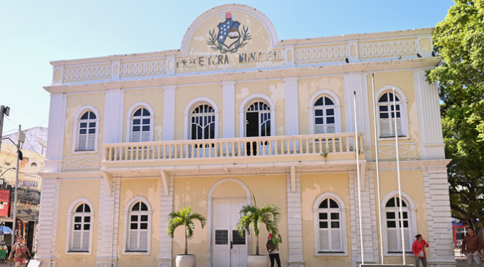 Nova gestão da Prefeitura de Juazeiro reduz número de cargos comissionados em 22% e gera economia de R$ 5,5 milhões