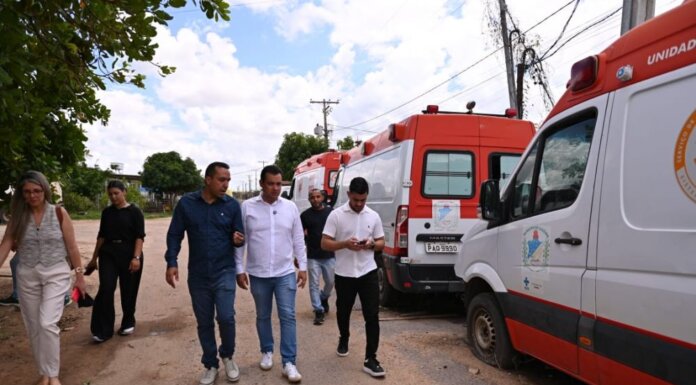 Prefeito de Juazeiro visita depósito e garagem da Secretaria de Saúde e se depara com situação de abandono