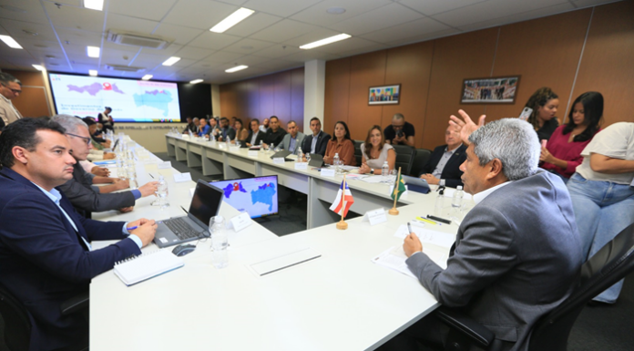 Prefeito Andrei apresenta demandas de Juazeiro em reunião com o governador Jerônimo Rodrigues, neste sábado (04), e recebe uma ambulância de imediato