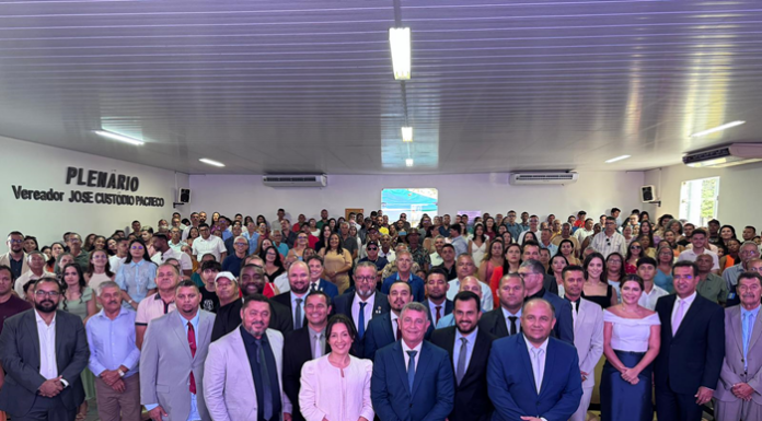Sento-Sé celebra posse da prefeita Giselda Carvalho e do vice-prefeito Doval Reis