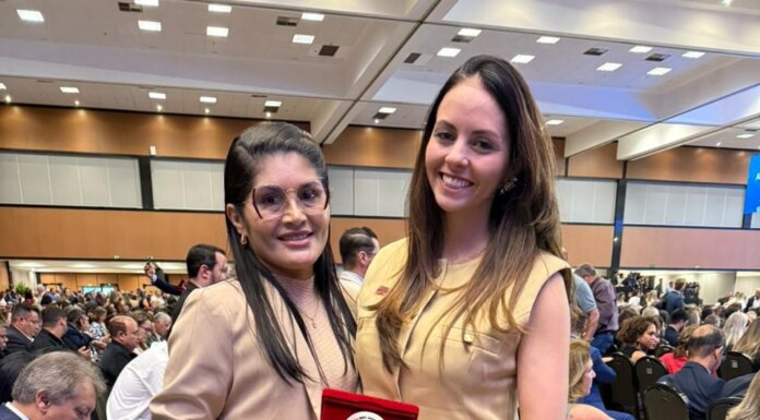 Lagoa Grande alcança Selo Ouro Nacional em Alfabetização: Reconhecimento do MEC