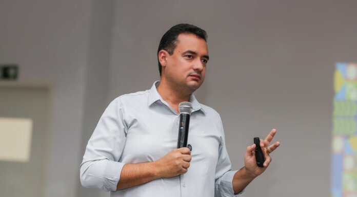 Em coletiva de imprensa, prefeito Andrei destaca dívida de quase 600 milhões e medidas já adotadas pela atual gestão
