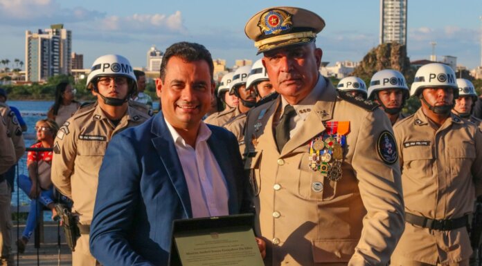 “São 200 anos de trabalho e compromisso da Polícia Militar com a segurança de Juazeiro e da Bahia”, ressaltou o prefeito Andrei na solenidade cívico-militar