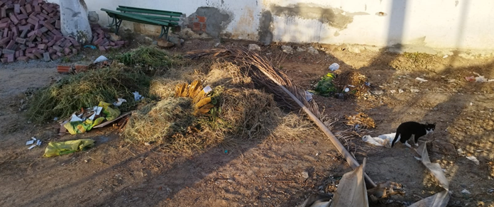 Moradora denuncia acúmulo de lixo no cemitério Municipal de Juazeiro: “Total desrespeito”