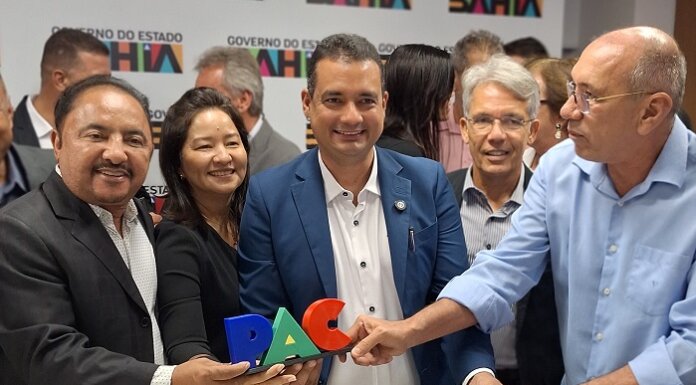 Deputado Roberto Carlos participa de assinatura da licitação para ampliação do abastecimento de água em Lagoa do Boi