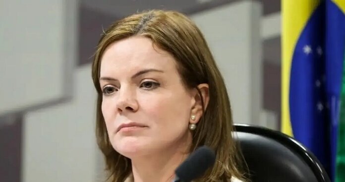 Lula nomeia Gleisi Hoffmann como ministra da Secretaria de Relações Institucionais