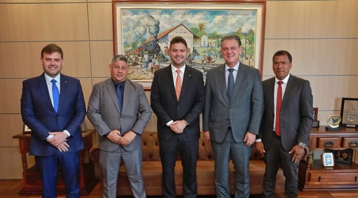 Prefeito Murilo Bomfim Cumpre Agenda Intensa em Brasília em Busca de Investimentos para Curaçá