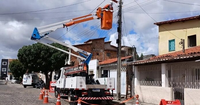 Operação Gatonet retira 12,2 toneladas de cabos irregulares em uma semana na Bahia