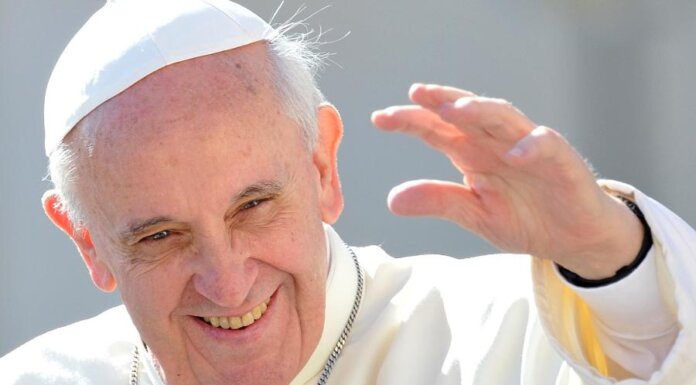 Papa Francisco morre aos 88 anos