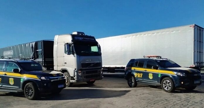 PRF prende dez acusados de furto de trilhos de ferrovia em Juazeiro