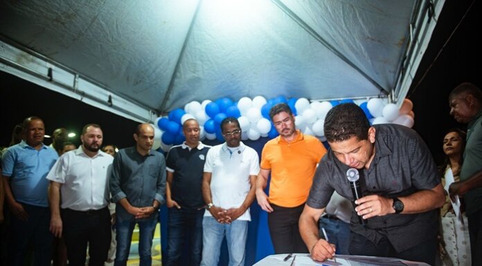 Sextou com Obras leva melhorias ao distrito de Quicé com entrega de praça e ordem de serviço para pavimentação