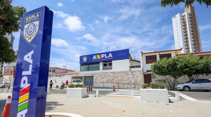 Usuários do transporte coletivo podem consultar horários e itinerários dos ônibus em Petrolina