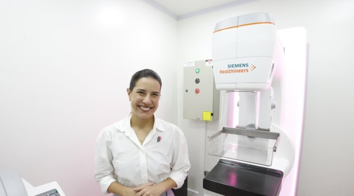 Governadora Raquel Lyra entrega Carretas da Mulher Pernambucana que vão percorrer todo o estado cuidando da saúde das mulheres