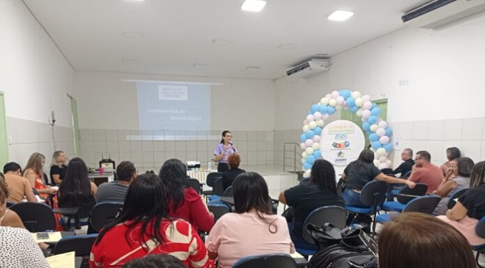 Professores da rede municipal participam de formação sobre educação empreendedora