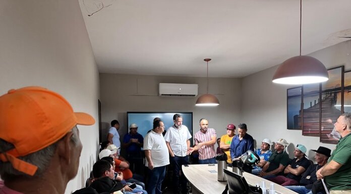 Prefeitura de Casa Nova se reúne com grupo de sanfoneiros para valorizar cultura local