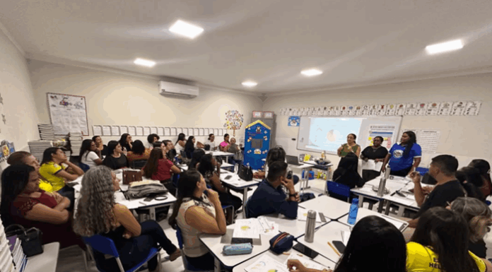 SEDUC de Lagoa Grande realiza formação sobre currículo e avaliação na Alfabetização