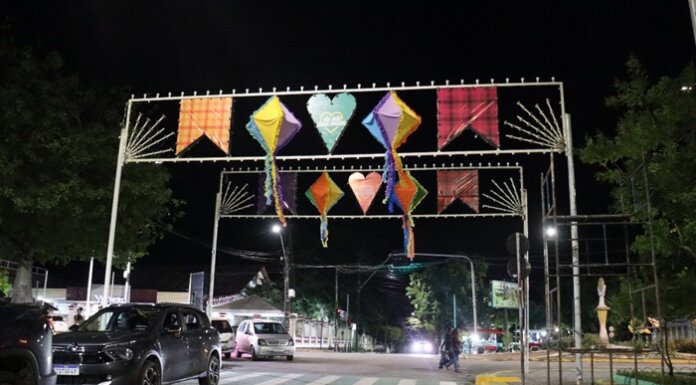 Ornamentação junina tem início antecipadamente e o clima de São João toma conta de Senhor do Bonfim
