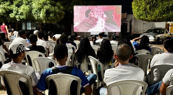 Projeto “Cinema na Praça” tem início em Juazeiro e leva sessões gratuitas para Quidé e Carnaíba