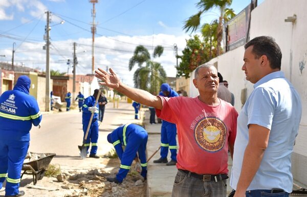 Prefeito Andrei Gonçalves acompanha o início das obras de recuperação das ruas e avenidas de Juazeiro