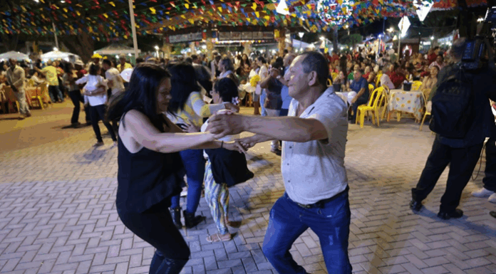 São João na Praça movimenta Vila Mocó com noite de festa e tradição