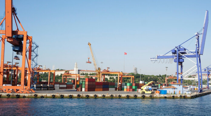 Tarifa Trump: Exportadores brasileiros correm para antecipar embarques