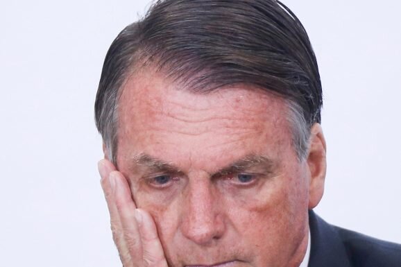 Bolsonaro é alvo de operação da PF e terá que usar tornozeleira eletrônica