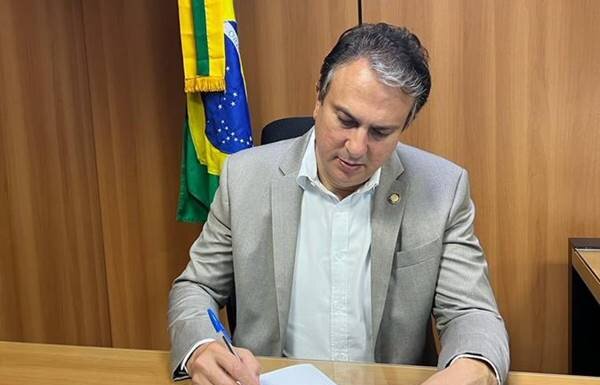 Coluna do Blog: Depois do sucateamento de Bolsonaro, governo Lula retoma investimentos na educação em Pernambuco