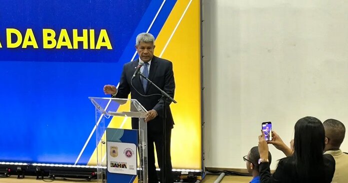 Jerônimo Rodrigues repudia “desrespeito da oposição” com profissionais da segurança: “Pode bater em mim”