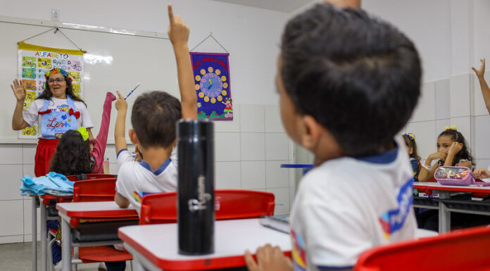 Prefeitura de Petrolina celebra o Dia Mundial da Alfabetização com avanços dos estudantes na idade certa