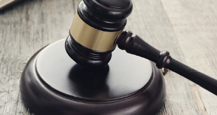 A ação do MPPE deveu-se ao fato de a secretária municipal de Obras e Serviços Públicos, Viviane Facundes da Silva, ser esposa do prefeito Joselito Gomes da Silva