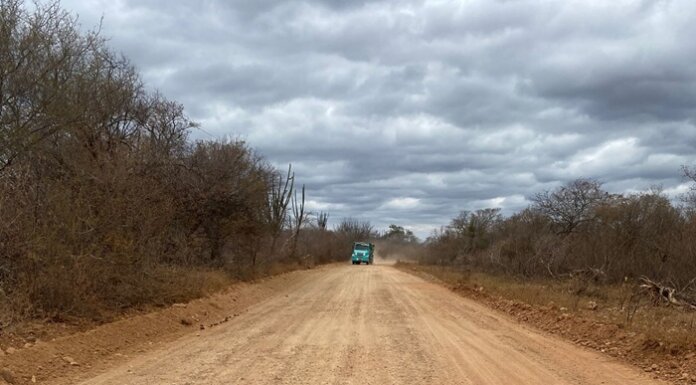 Petrolina: Serviços de melhorias de estradas da zona rural em 2025 se aproximam aos 2 mil quilômetros