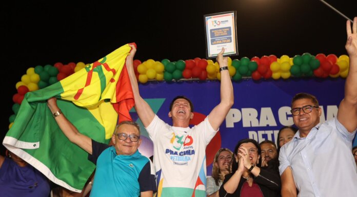 Transformação: Simão anuncia escola integral em local de descarte de lixo no bairro José e Maria