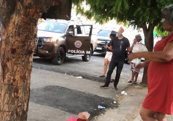 Homem é assassinado em plena luz do dia na área central de Juazeiro
