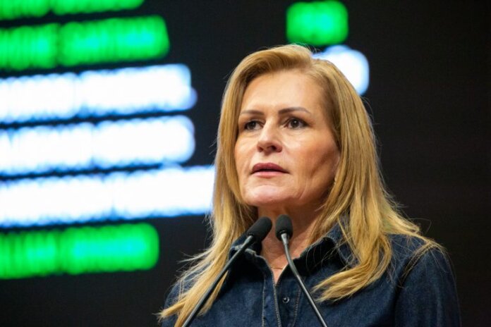 TRATAMENTO – Roberta Arraes defendeu passe livre intermunicipal a pacientes com câncer. Foto: Roberta Guimarães