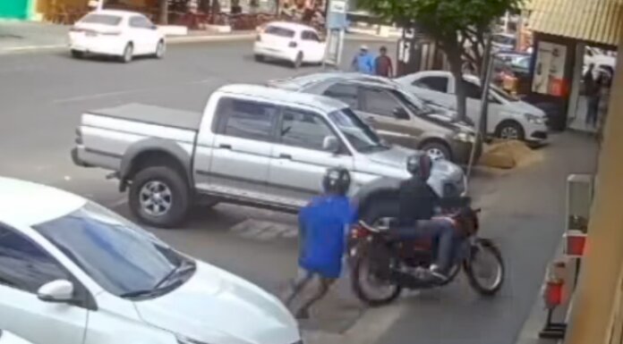 Suspeito de homicídio em supermercado de Petrolina é preso horas após o crime; comparsa fugiu em Juazeiro